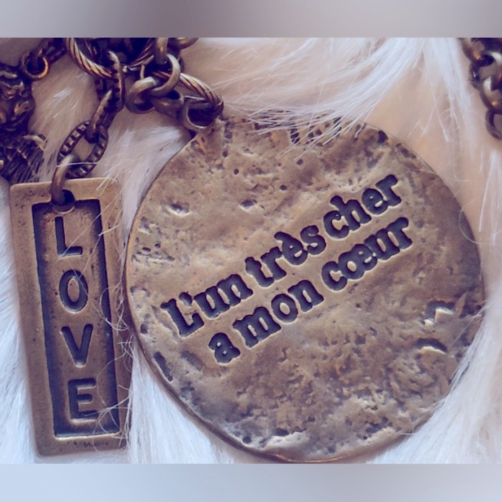 Mud Pie LOVE Necklace “One very Dear to My Heart” disk French, cherub, 32” chain - Picture 4 of 5